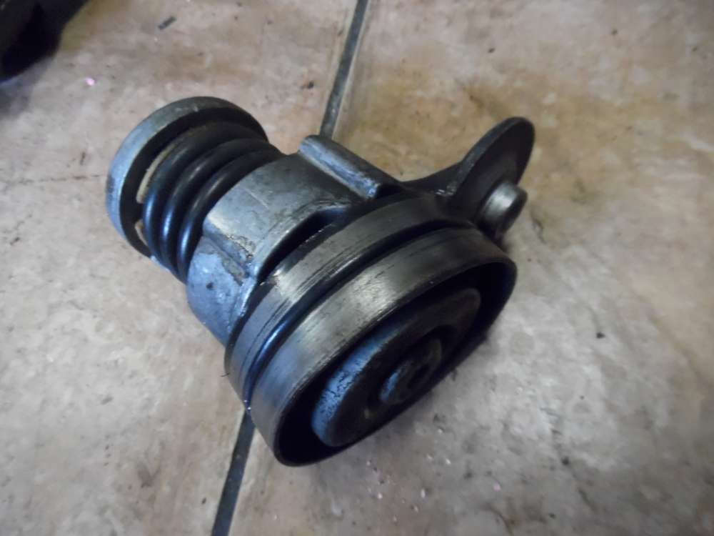 VW Fox 5Z1 1,2L Umlenkrolle Rolle 03D145276A