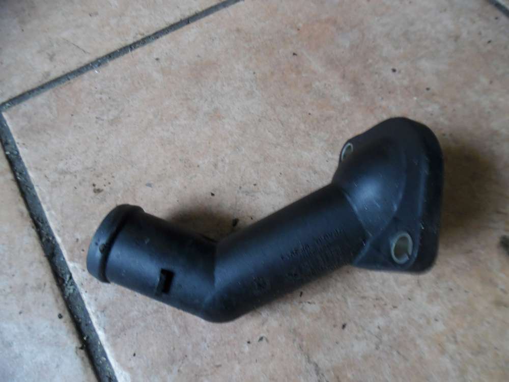 VW Polo 9N Thermostat Gehuserohr 06A121121