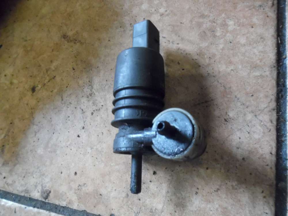 Audi A4 Wischwasserpumpe 