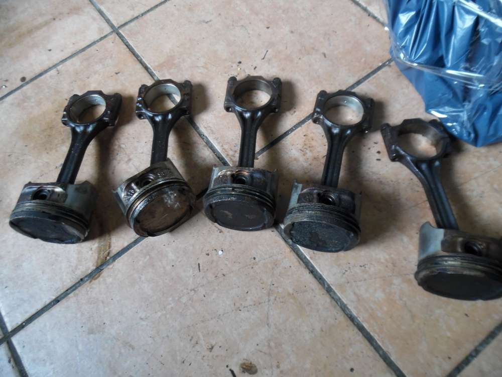 VW Audi Kolben mit Pleuel