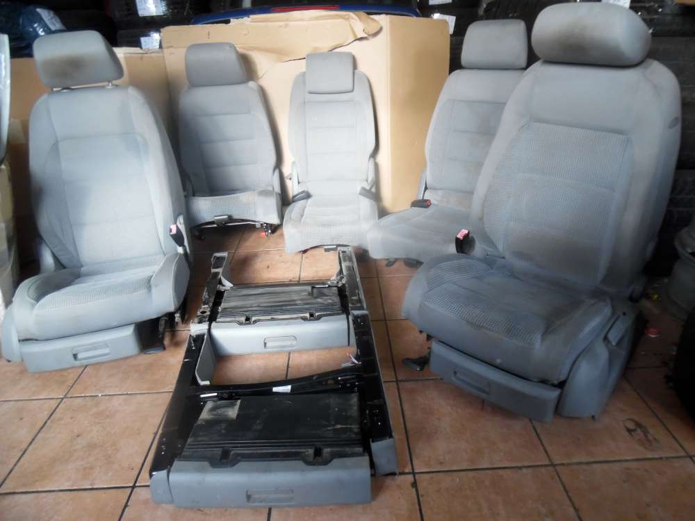 VW Touran 1T Sitze Innenausstattung Stoff grau