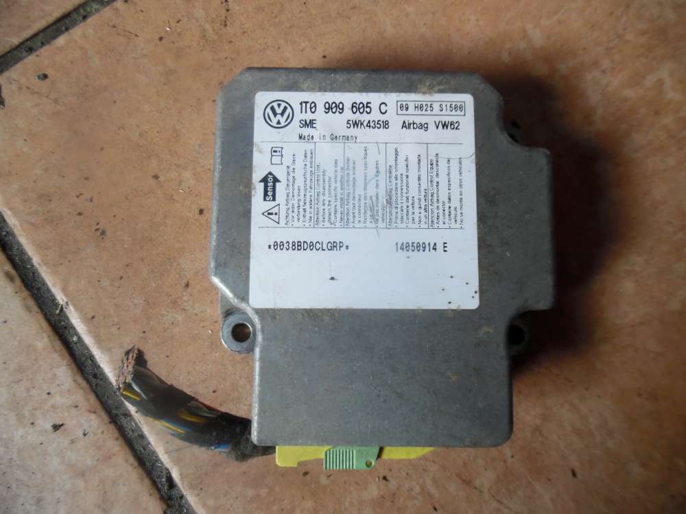VW Touran 1T Airbagsteuergert 1T0909605C