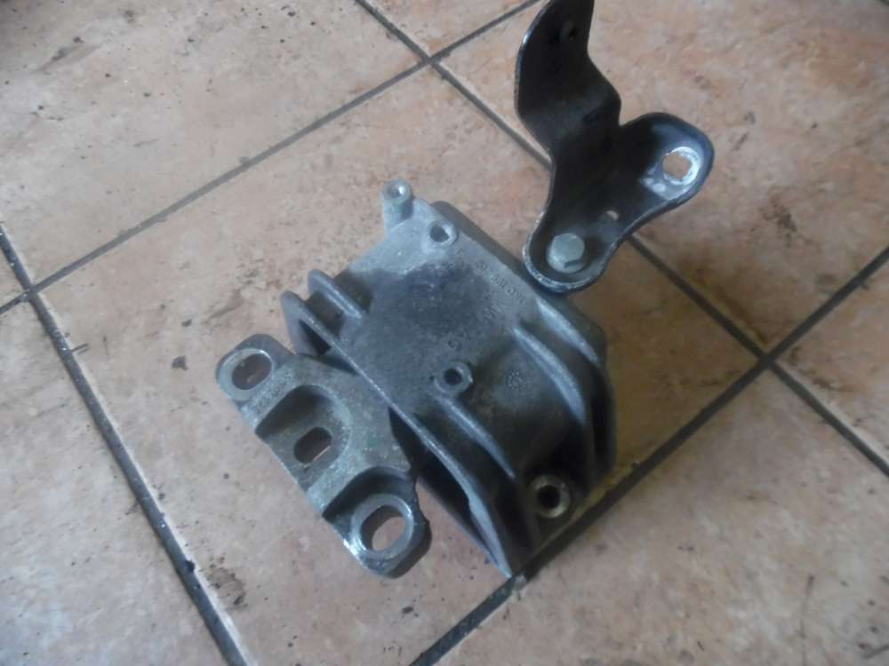Skoda Octavia 1Z 1,6 FSI Motorhalterung Motorsttze Rechts 1K0199262