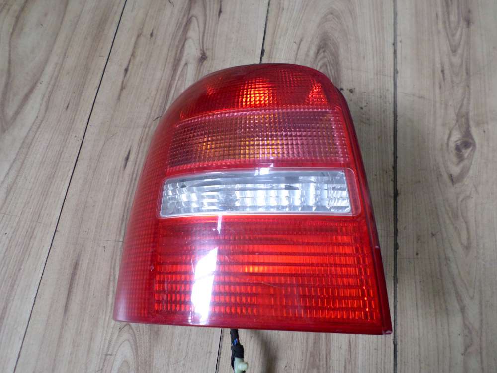 Audi A4 Original Rckleuchte  8D9945257    Bj 1998 Hinten  links