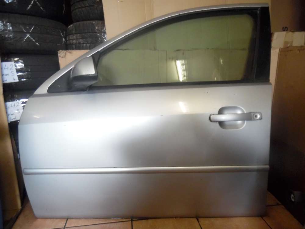 Ford Mondeo III Tr Vorne Links Grau