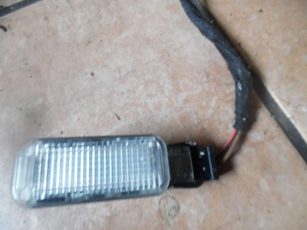 Audi A6 Furaumbeleuchtung 4B0947415