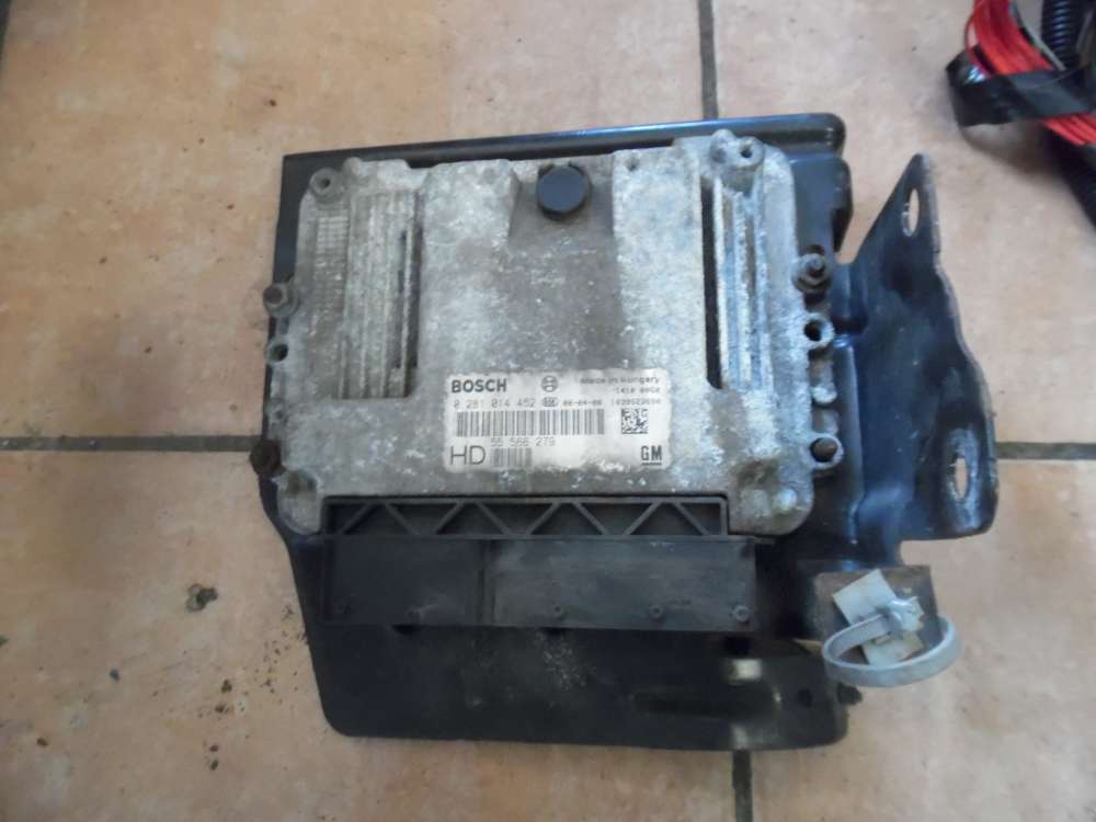 Opel Zafira B Motorsteuergert 55566279 Bosch 0281014452  