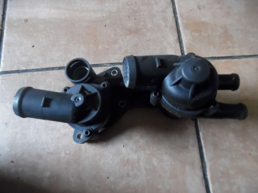 VW Golf VI Thermostatgehuse 03C121121