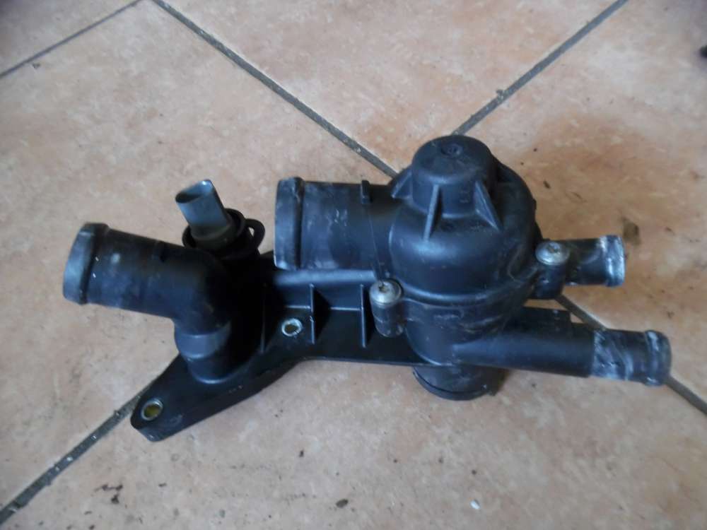 VW Polo 9N 1,2 Khlmittelflansch Wasserflansch Thermostat 03D121111B