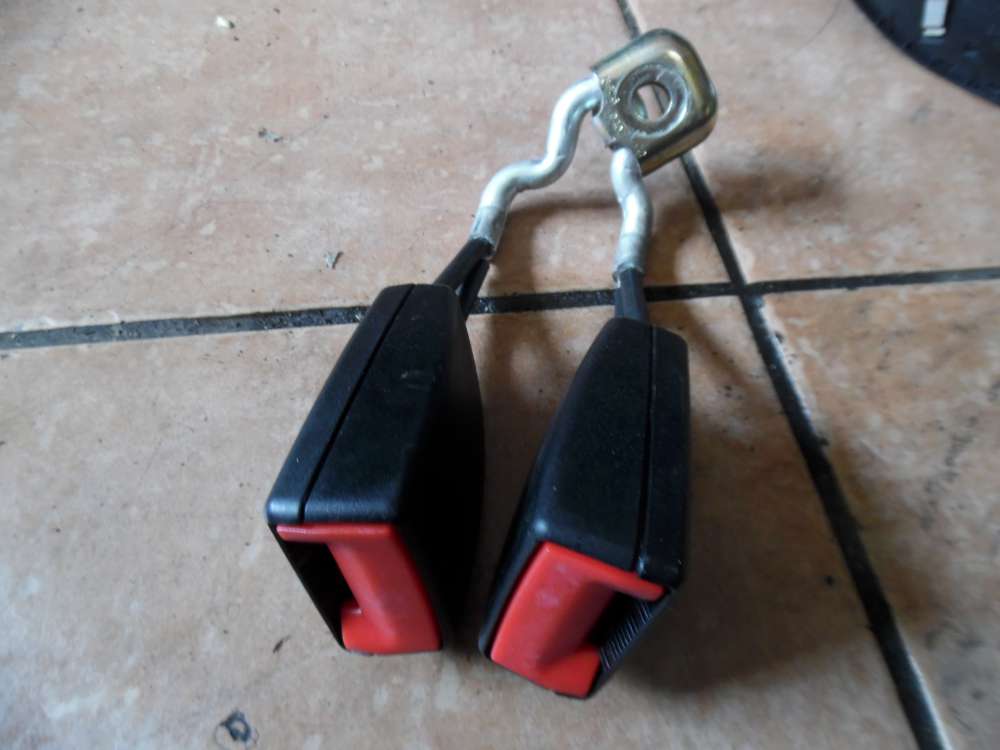 VW Polo 9N Gurtschloss Hinten mitte 6Q0857488