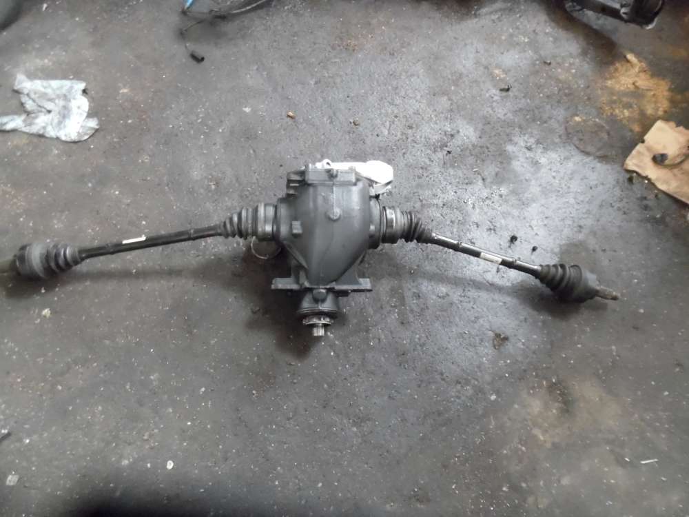 BMW 3er F30 320d Differential mit Antriebswelle Hinten 7597690 / 7597689