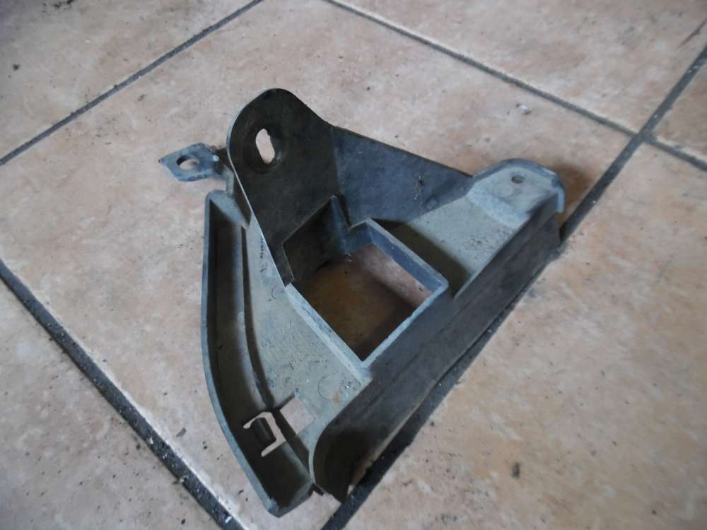 BMW 3er E46 Halterung Schwellerverkleidung Links 8219167  