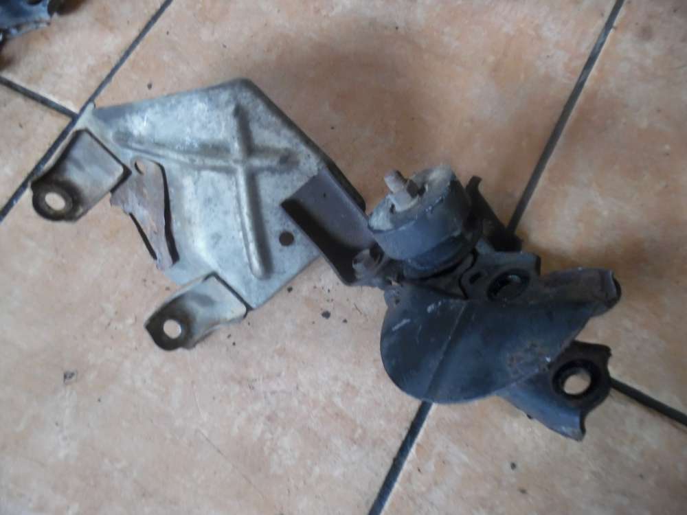Toyota Yaris Verso Motorhalter Halter
