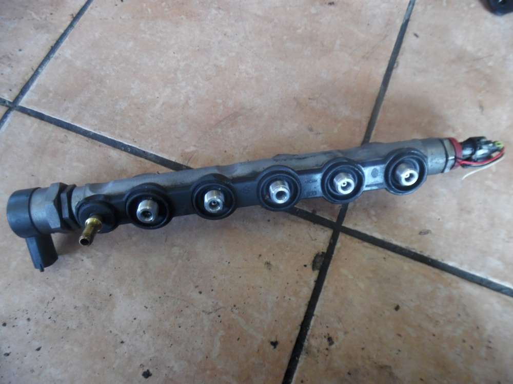 Renault Koleos Y 2,0dci Einspritzleiste H8200610223