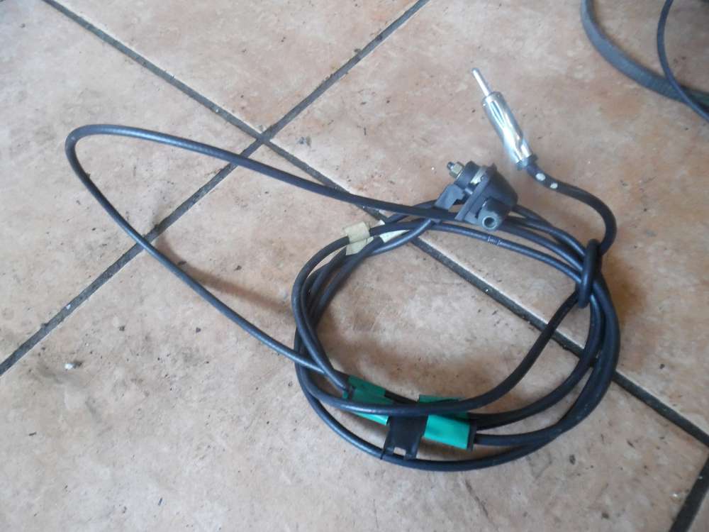 Toyota Yaris Verso Antennenfu mit Kabelbaum
