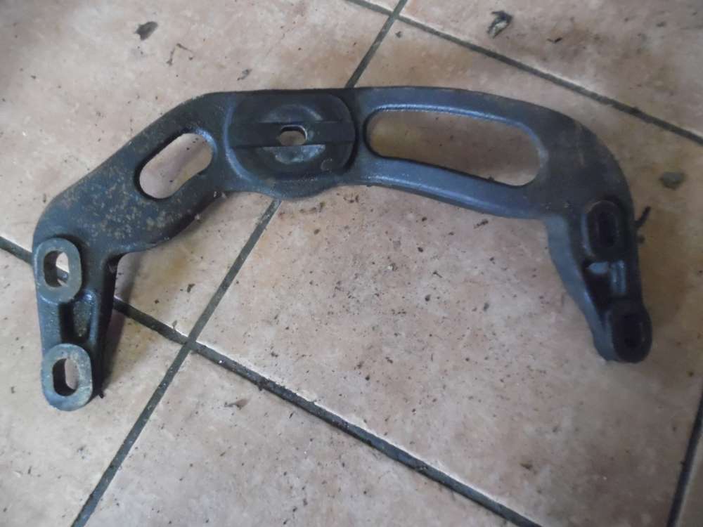 Ford Mondeo II Getriebehalter Halter 93BB-6P096