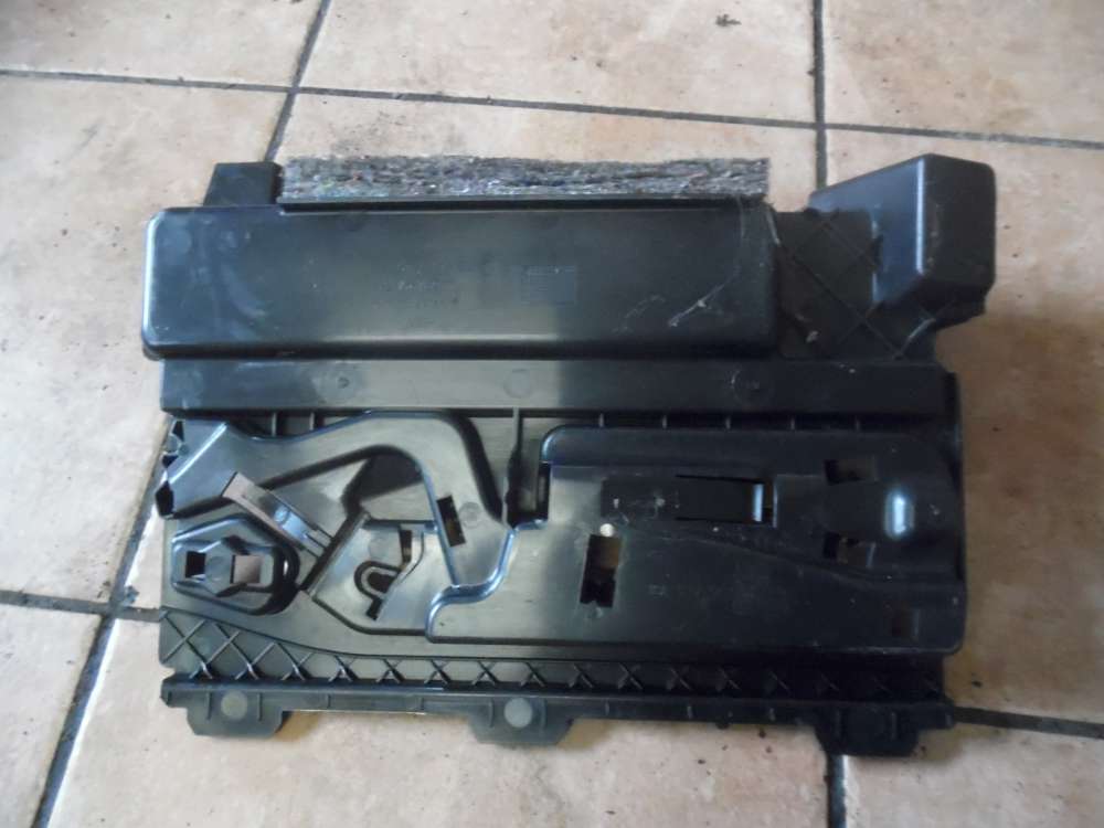 BMW 3er E91 Bordwekzeug Werkzeugbox 7141859