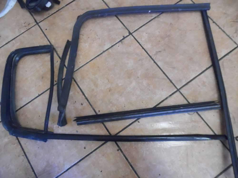 Renault Clio III Fensterrahmen Fensterleiste Hinten Rechts 