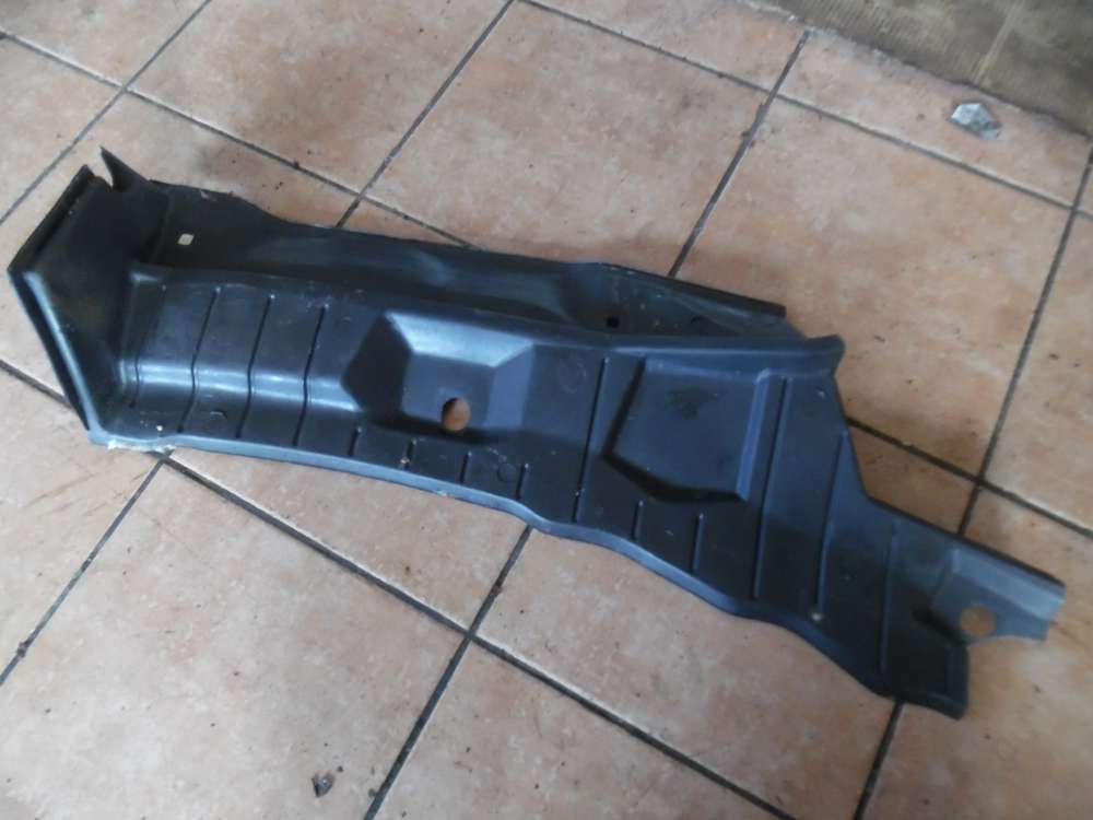 Opel Corsa B Wischerwasser Abdeckung Rand Behlter 90386772
