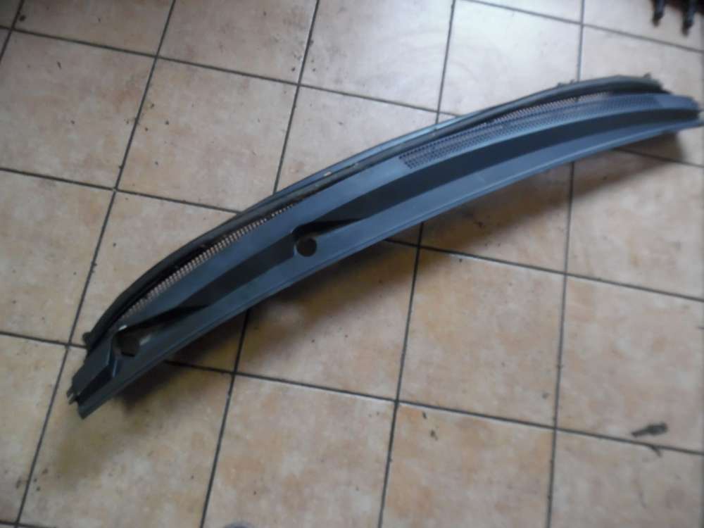 Mitsubishi Colt Z30 Abdeckung Windlauf Wasserabweiser MR7405A131