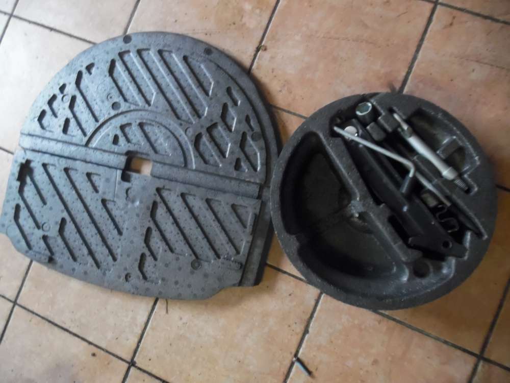 Mitsubishi Colt CZ3 Wagenheber mit Kofferraumabdeckung MN164371 MN148921
