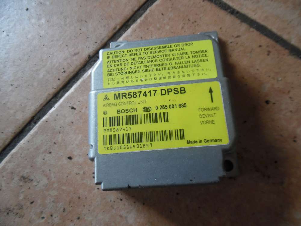 Mitsubishi Colt Airbagsteuergert MR587417 