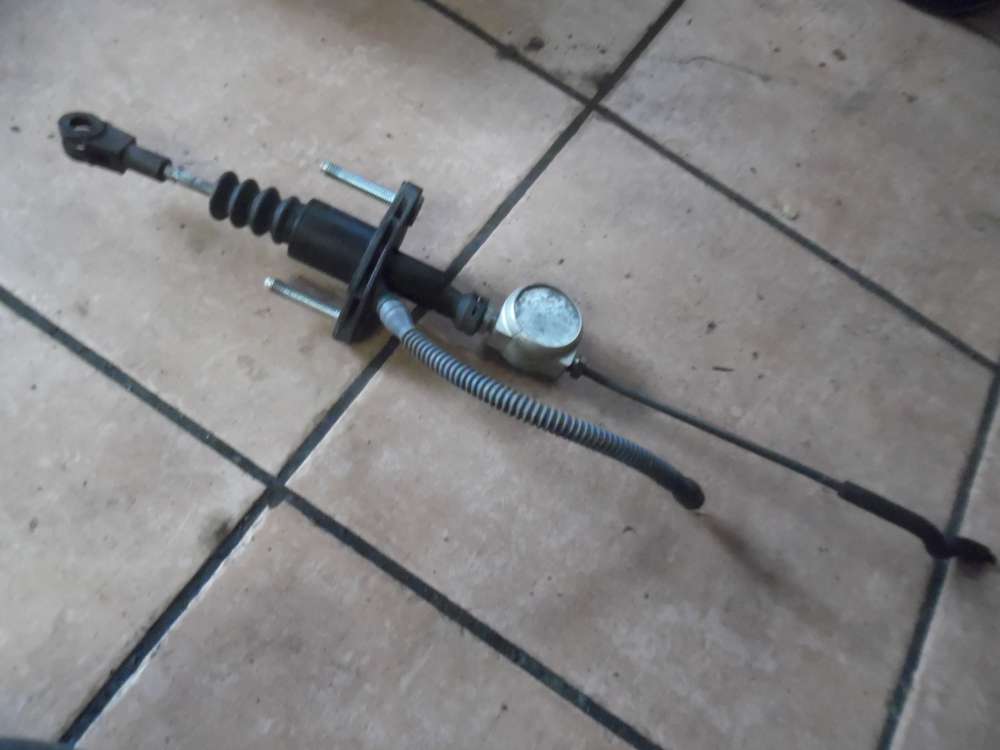 Opel Zafira B Kupplungsgeberzylinder 90581565