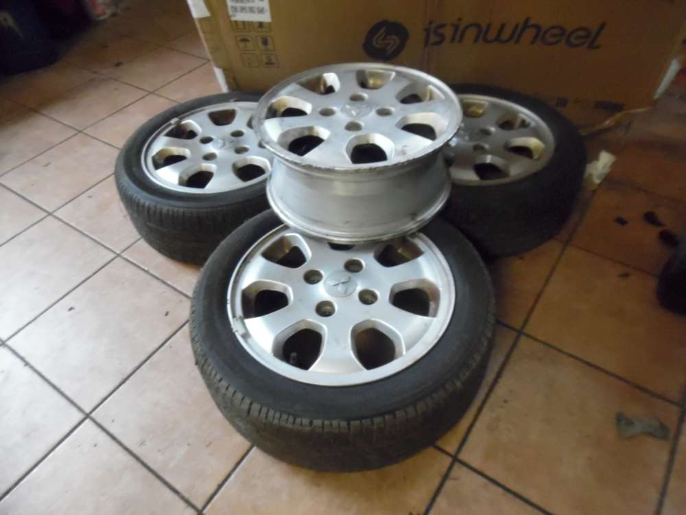 4x Alufelge mit 3x Sommerreifen Daihatsu YRV 195/50R15 82H E15X6J46