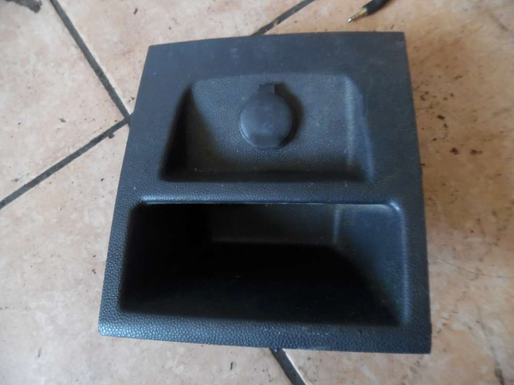 Opel Zafira B Ablagefach Mittelkonsole 13162600