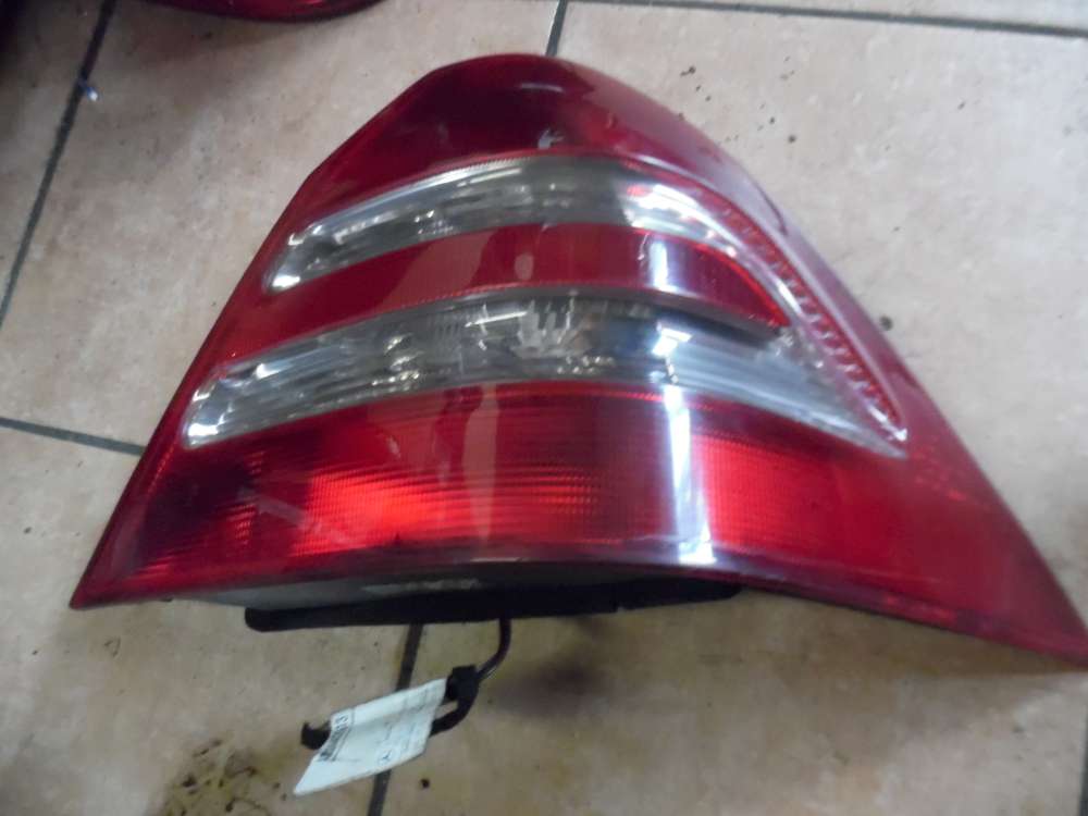 Mercedes-Benz C-Klasse W203 R�ckleuchte R�cklicht Rechts