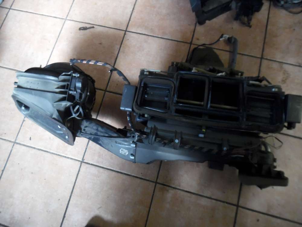 Mercedes-Benz C-Klasse W203 Klimakasten Heizkasten Gebl�sekasten 2098300162