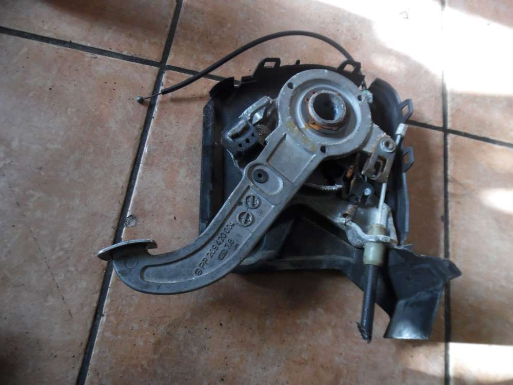 Mercedes-Benz C-Klasse W203 Handbremse Pedal Feststellbremse A209420004