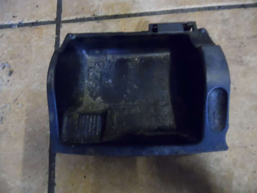 Mercedes-Benz C-Klasse W203 Aschenbecher 2036800130