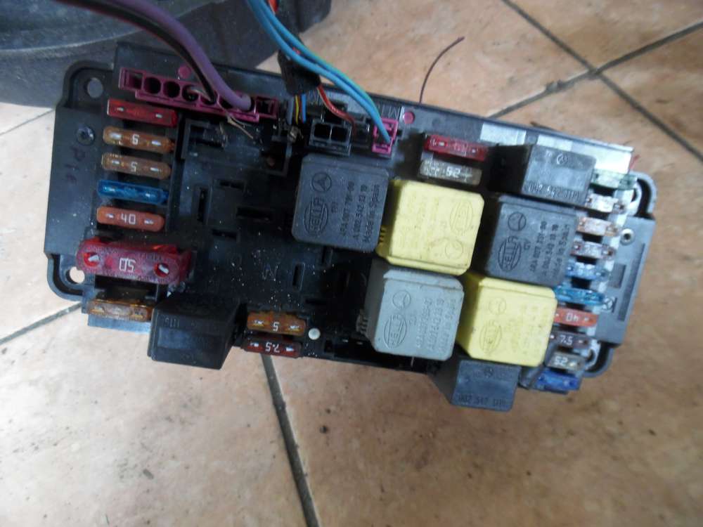 Mercedes-Benz C-Klasse W203 Sicherungskasten 2035451701