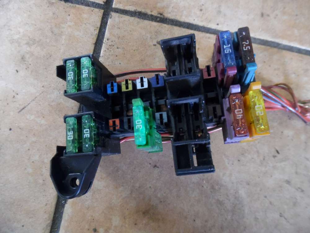 Mercedes-Benz C-Klasse W203 Sicherungskasten 2035400050