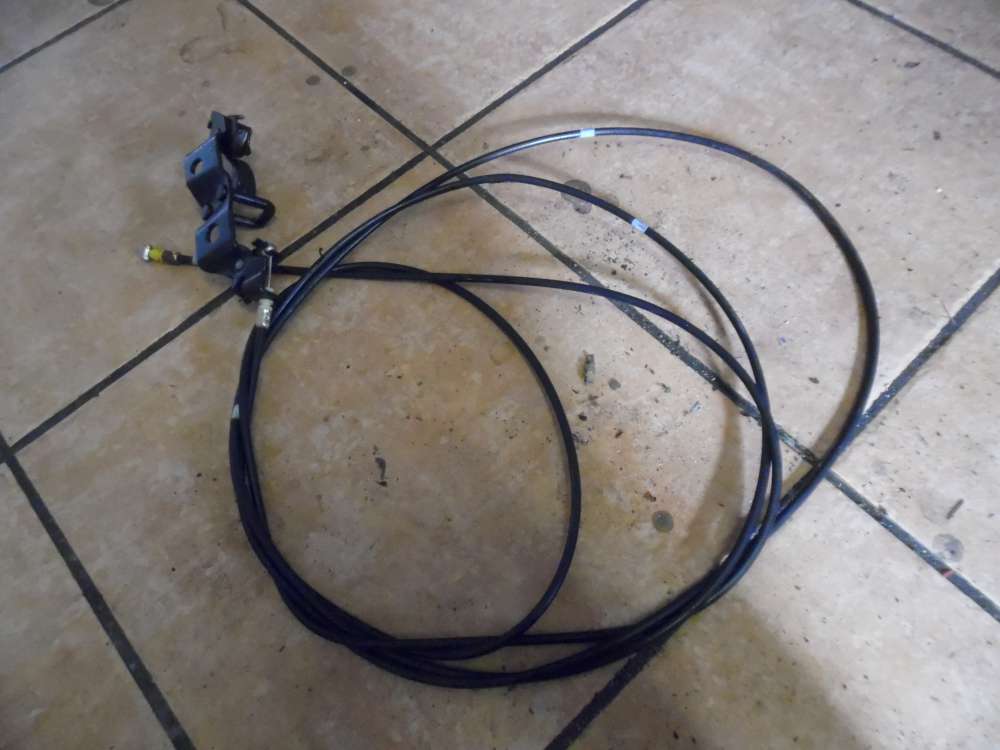 Kia Shuma II Heckklappenfanghaken Schliekeil Seilzug K2B13E28