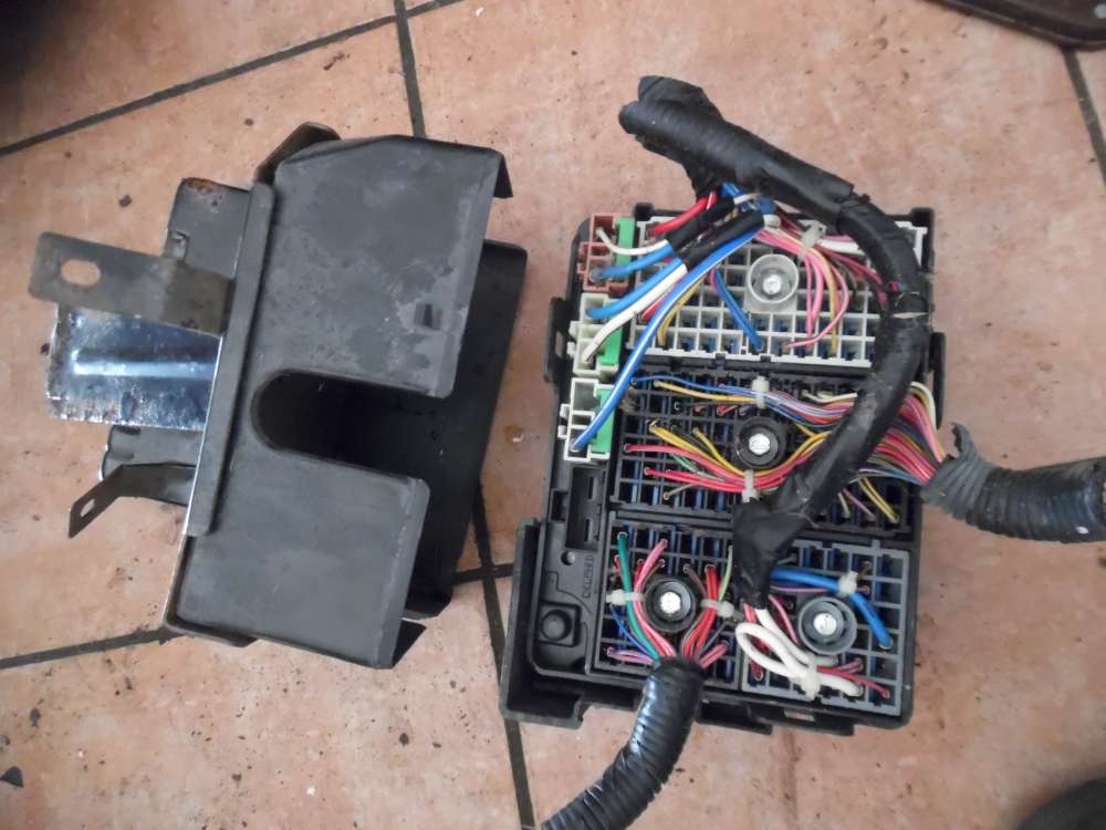 Kia Shuma II Sicherungskasten 