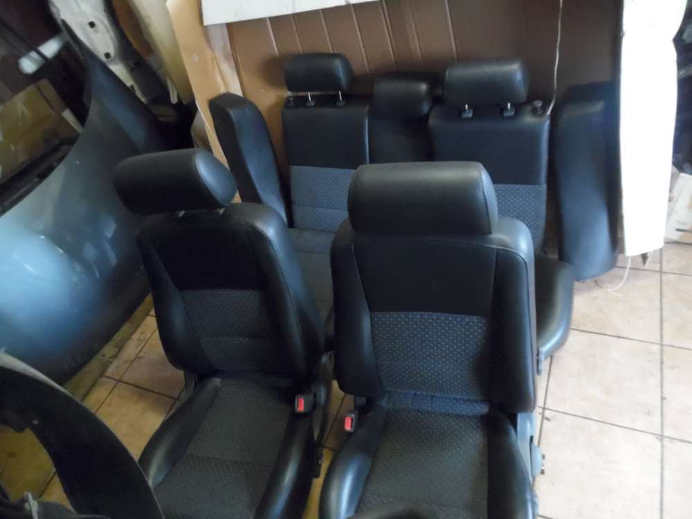 Kia Shuma II Sitze teilleder Innenausstattung Schwarz