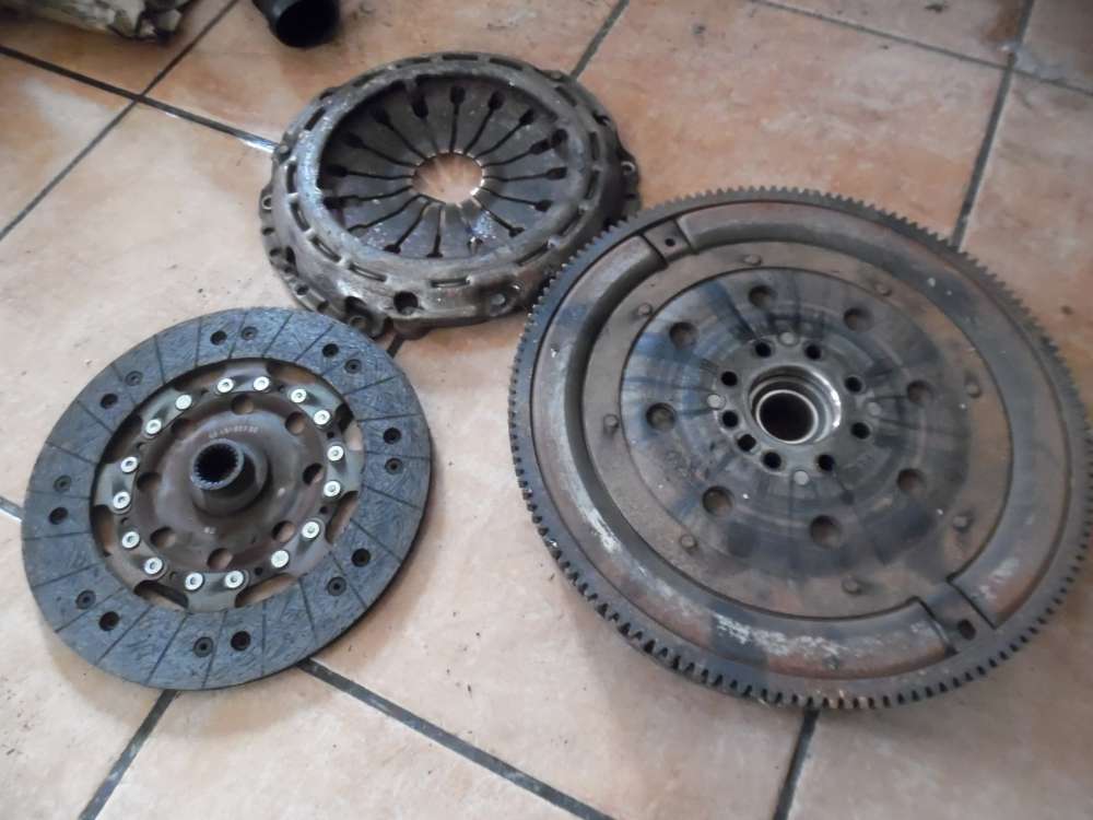 Peugeot 807 2,2 HDi Kupplungssatz Schwungrad