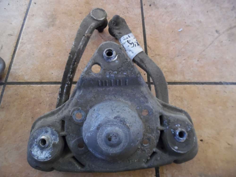 VW Passat 3B Querlenker Aufnahme Vorne Rechts 8D0412383