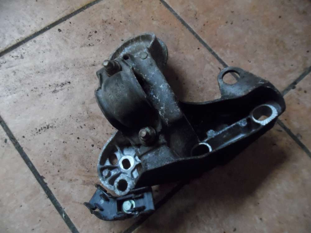 VW Passat 3B 1.9TDI Halter Motorunterst�tzung Rechts 8E0199352