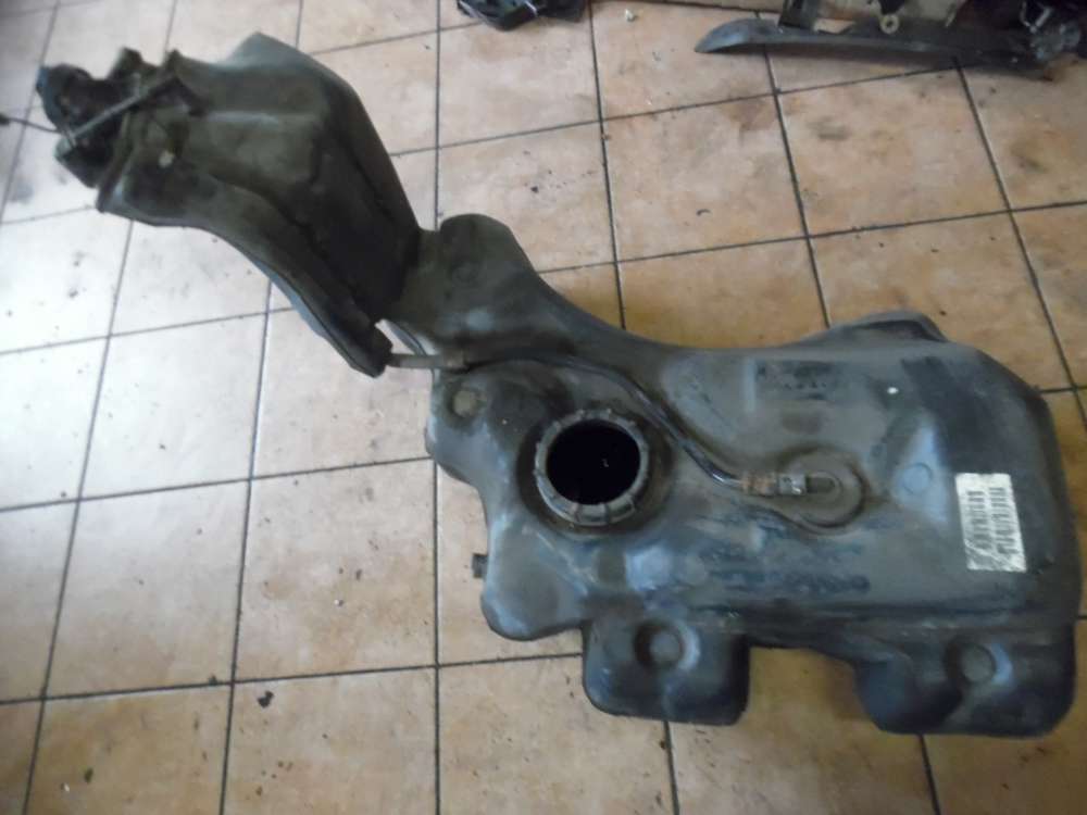 VW Passat 3B Kraftstofftank Dieseltank 3B0201085 3B0201021