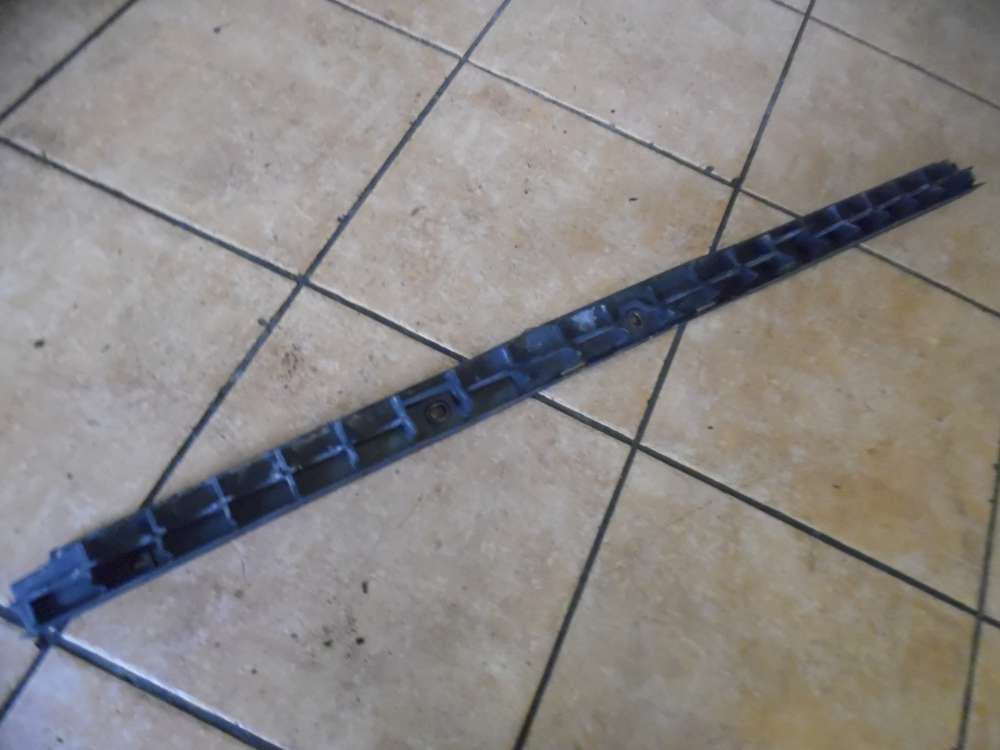 VW Passat 3B Stostangenhalter Hinten mitte 3B9807863