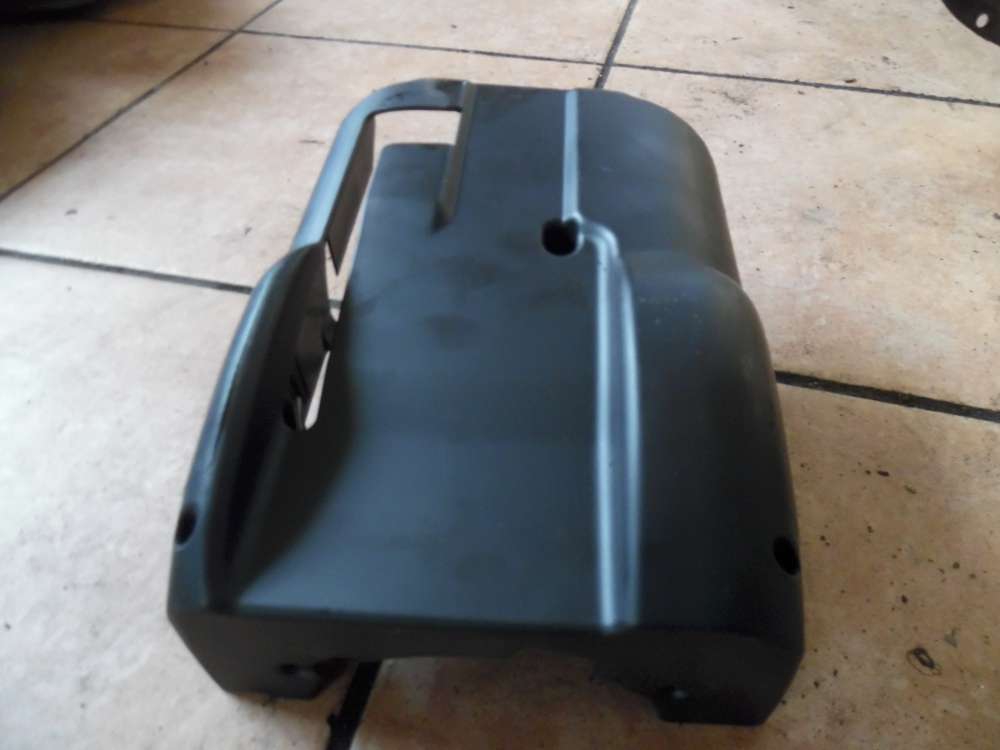 VW Passat 3B Lenksulenverkleidung Unterseite DE2611595