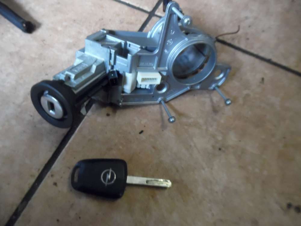 Opel Zafira B Z�ndschloss mit Schl�ssel 2421430