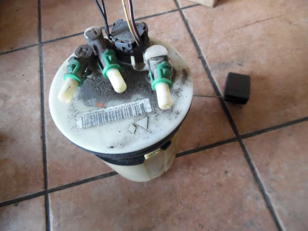 Mitsubishi Carisma Kraftstoffpumpe Benzinpumpe MR3738740