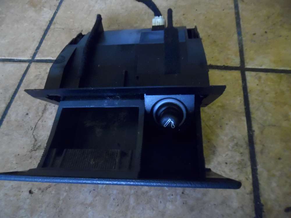 Mitsubishi Carisma Aschenbecher Ascher MR381240