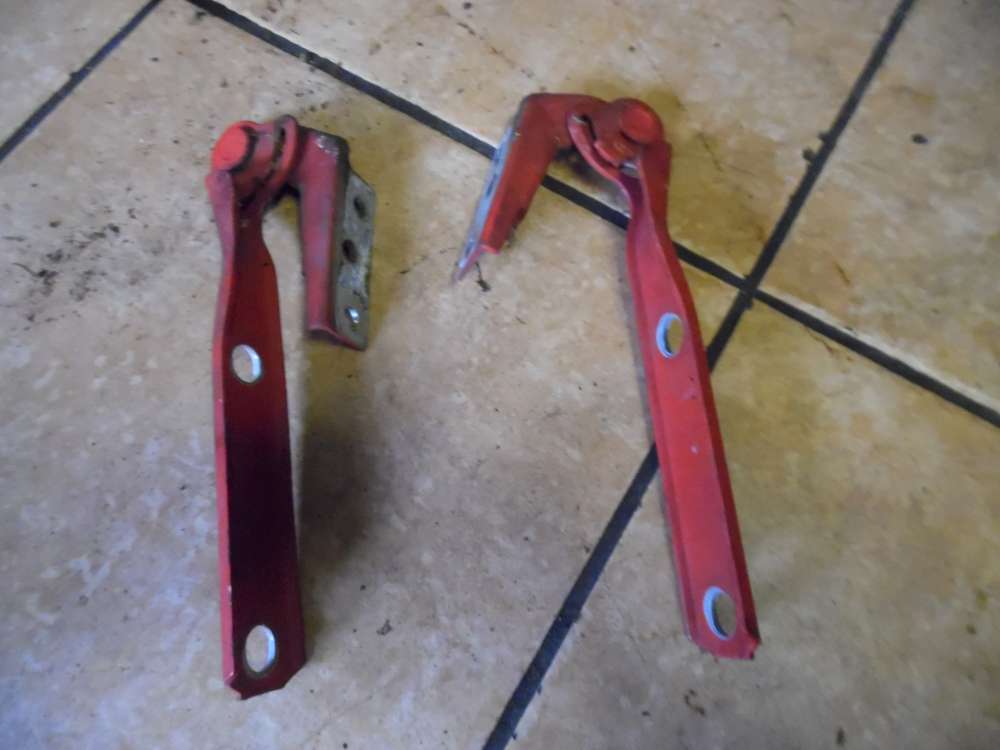 Audi A4 B5 Motorhaubescharniere 8D0823301 8D0823302