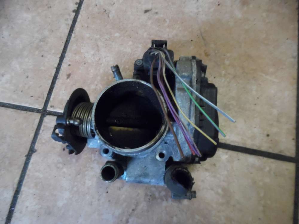 Audi A4 B5 Drosselklappe 058133063