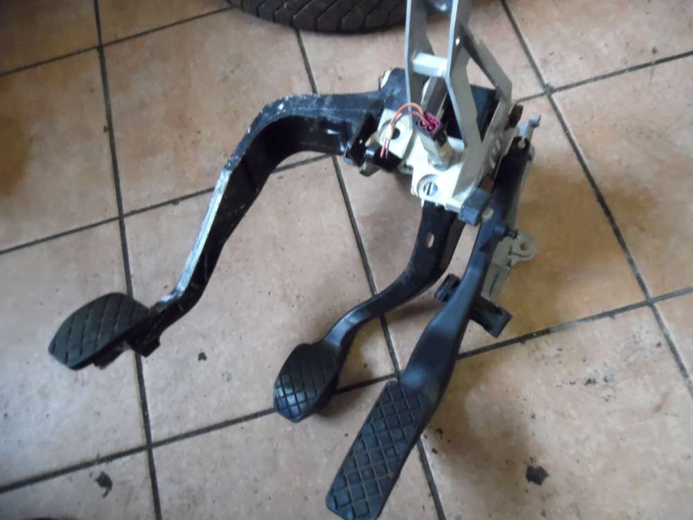 Audi A4 B5 Pedalerie Gaspedal Bremse Kupplung 8D1721316 8D1721606 8D1721117